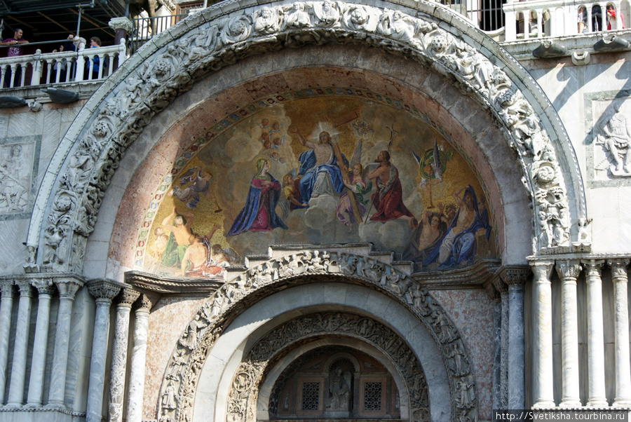 Вход в собор Венеция, Италия