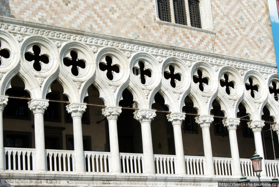 Второй этаж Дворца Дожей Венеция, Италия