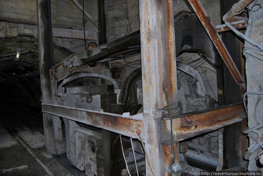 Подъемное устройство. Вертикальная шахта для выгрузки грунта из туннеля. Томск, Россия