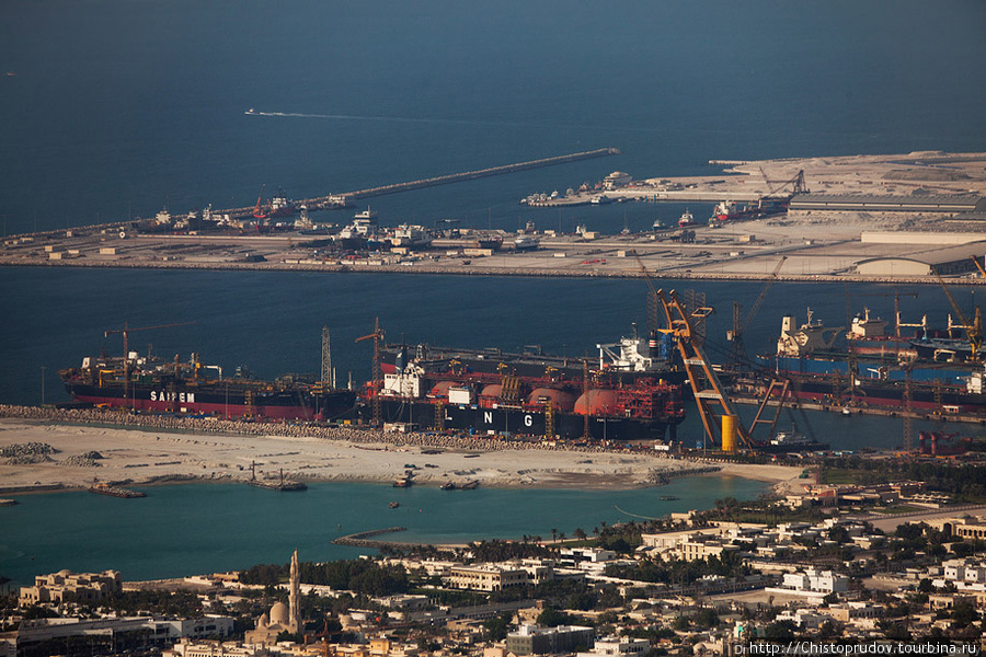 Порт. Дубай, ОАЭ