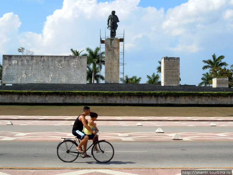 Мир без виз — 213. Память о команданте Че Санта-Клара, Куба