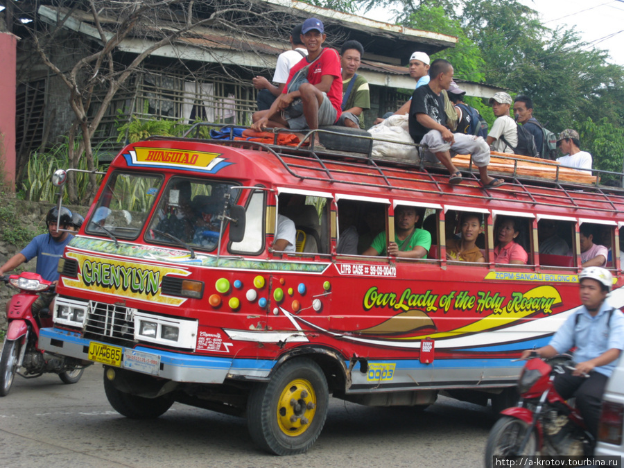 Автобусы Замбоанги везут и наружных пассажиров Замбоанга, Филиппины