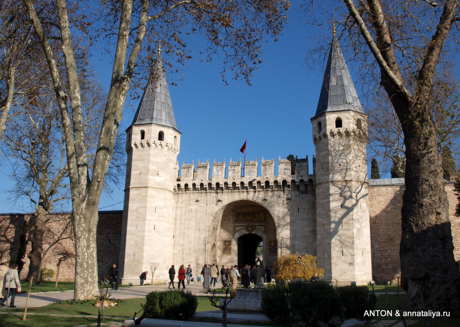 Ворота дворца Топкапы Стамбул, Турция