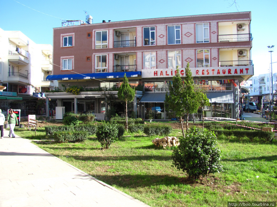 статус курорта обязывает содержать озеленение на должном уровне Белек, Турция
