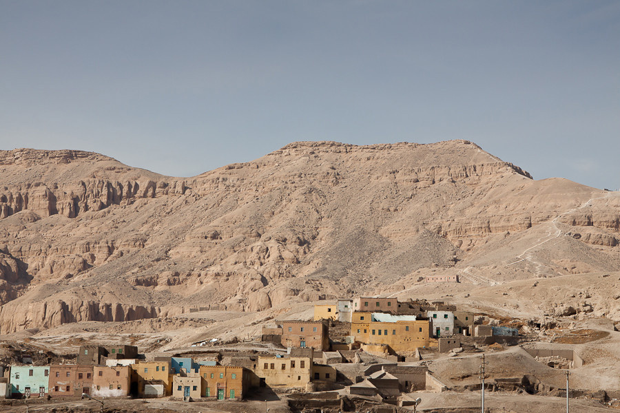 Покинутая деревня около Города Мертвых Луксор, Египет