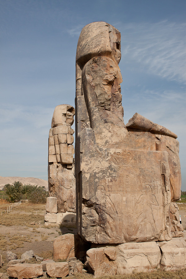 Дорога в Городу Мертвых и Колоссы Мемнона Луксор, Египет