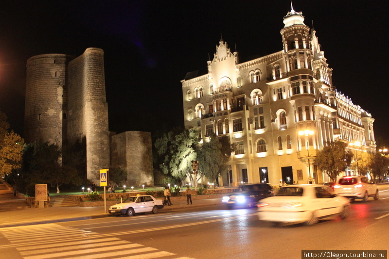 Ночь в иллюминации Баку, Азербайджан
