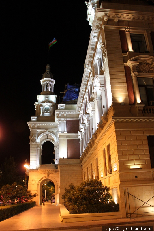 Ночь в иллюминации Баку, Азербайджан