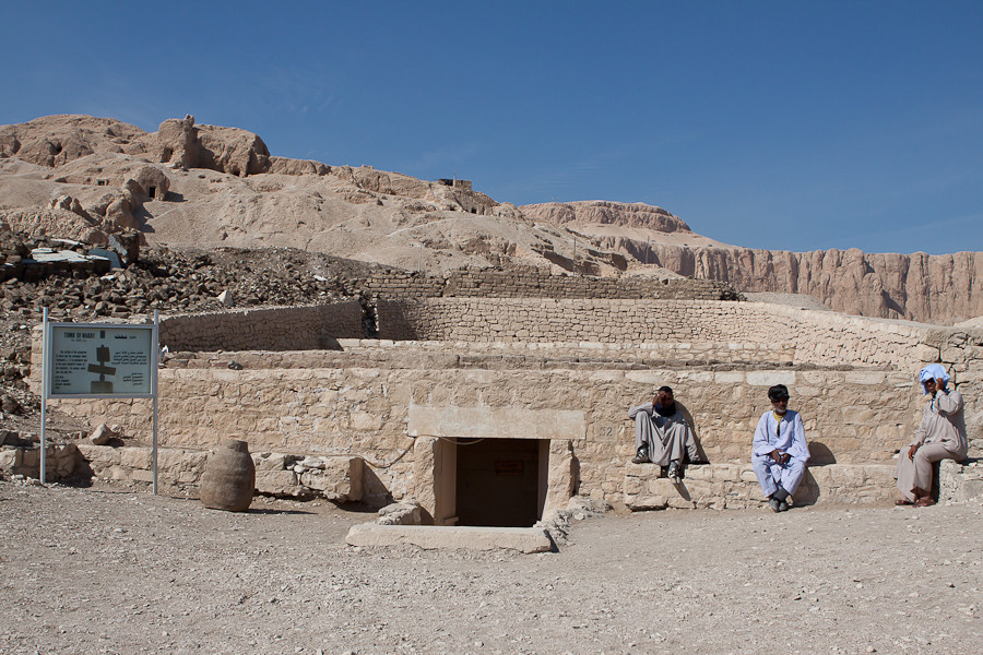 Гробницы знати: Мена и Нахт Луксор, Египет