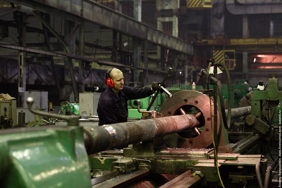 Каждый станок предназначен для производства своего вида продукции. Тут штанги одного диаметра… Пермь, Россия