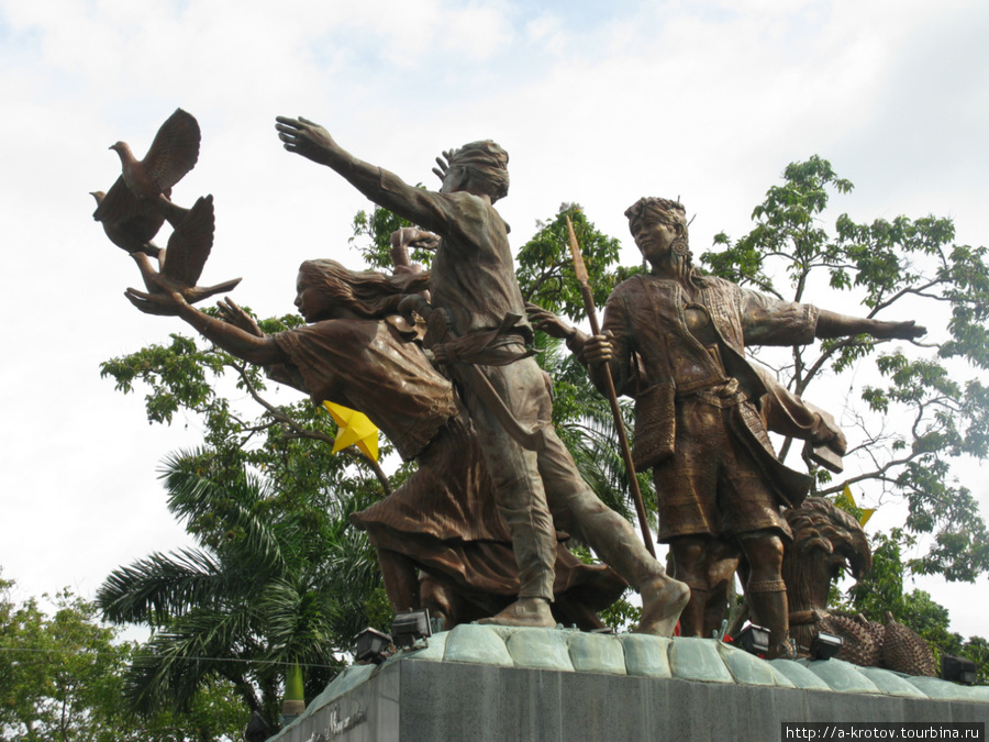 Памятник основателям Давао Давао, Филиппины