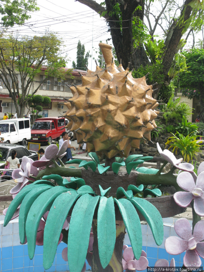 Памятник фрукту Дуриан Давао, Филиппины