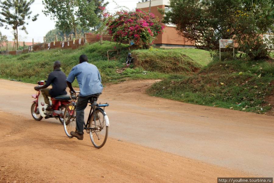по дороге в порт Энтеббе, Уганда