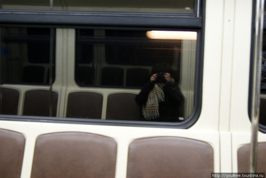 поезда к станции Международная идут почти пустыми Москва, Россия