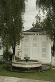 Мавзолей на кладбище города
