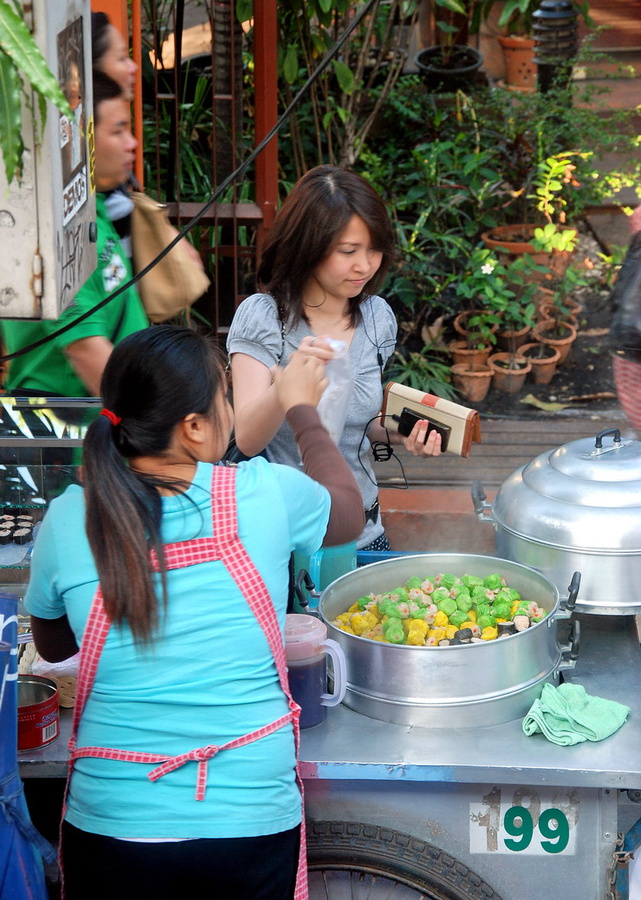 Бангкок нельзя представить себе без уличной еды Бангкок, Таиланд