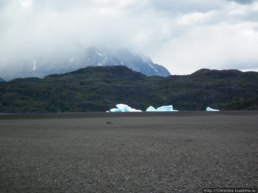 Ледники и айсберги — нормальное зрелище для этих краев. Национальный парк Торрес-дель-Пайне, Чили