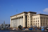 Дом правительства в Алматы зимой