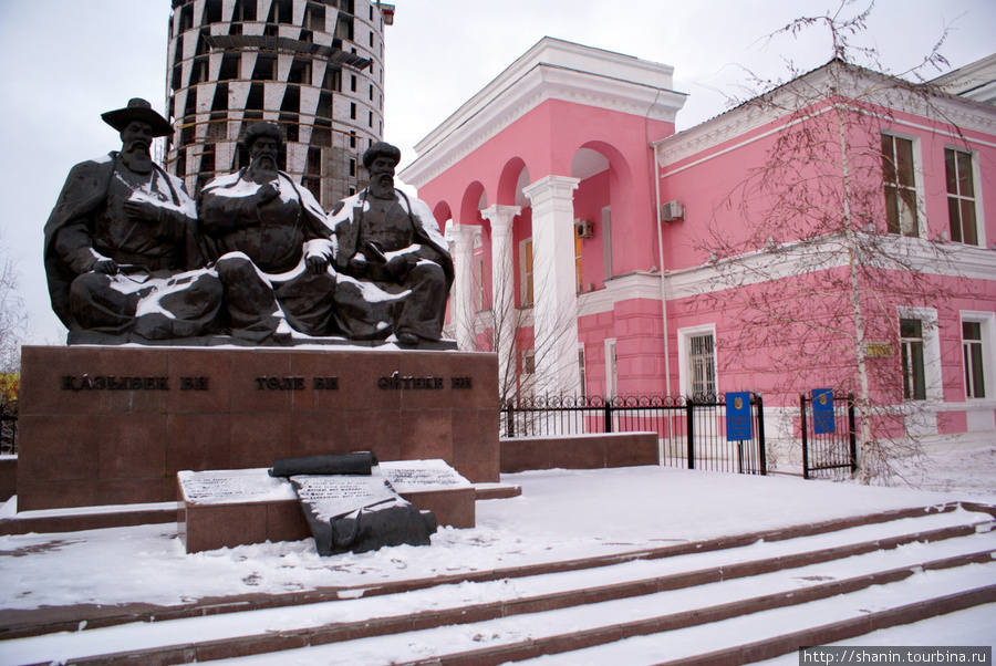 Три мудреца в Астане Астана, Казахстан