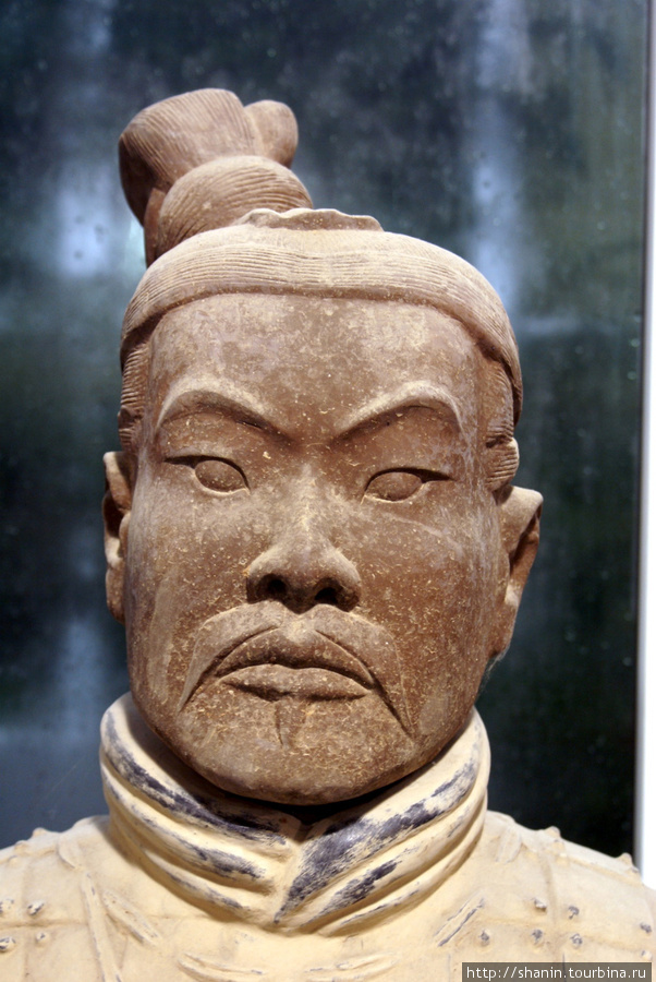 Голова глиняного истукана Сиань, Китай