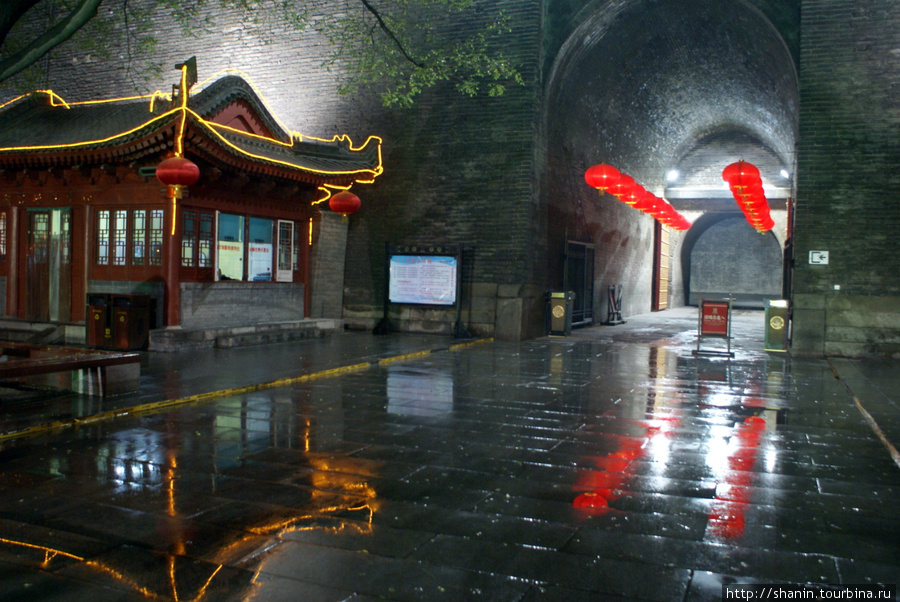 У городских ворот в Сиане Сиань, Китай