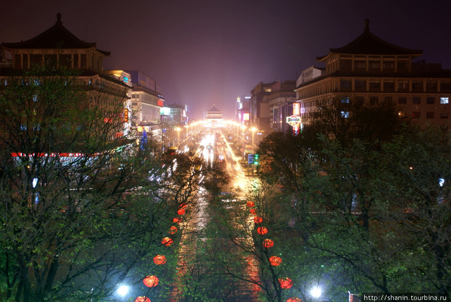Центральная улица в Сиане Сиань, Китай