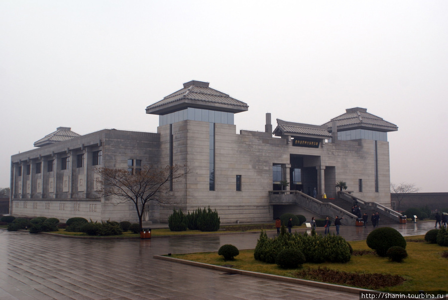 Музей у раскопок терракотовой армии Сиань, Китай