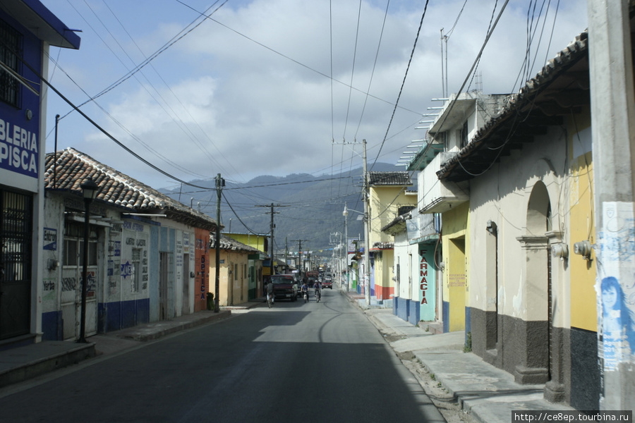 Улицы спокойны, туристы не маячат на горизонте Комитан-де-Домингес, Мексика