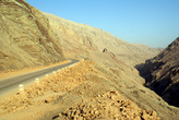 Дорога по каньону у деревни Туюк