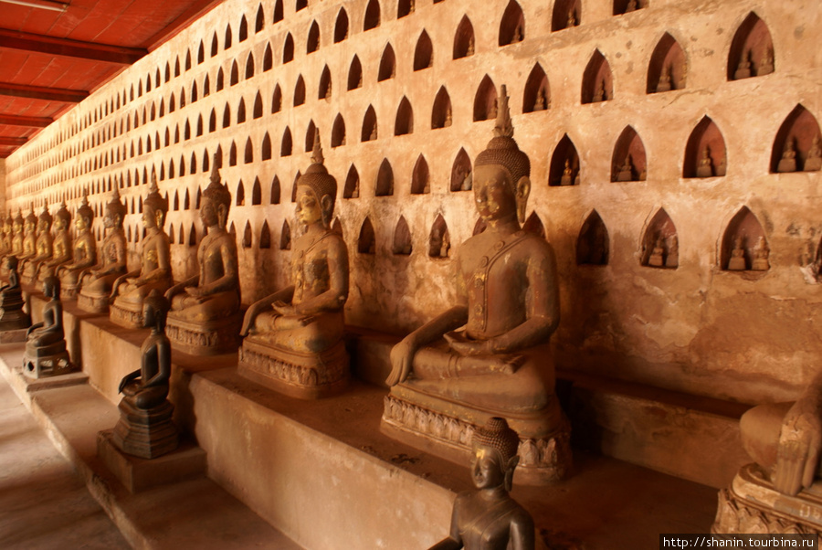 Будды в монастыре Сисакет Вьентьян, Лаос