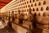 Будды в монастыре Сисакет