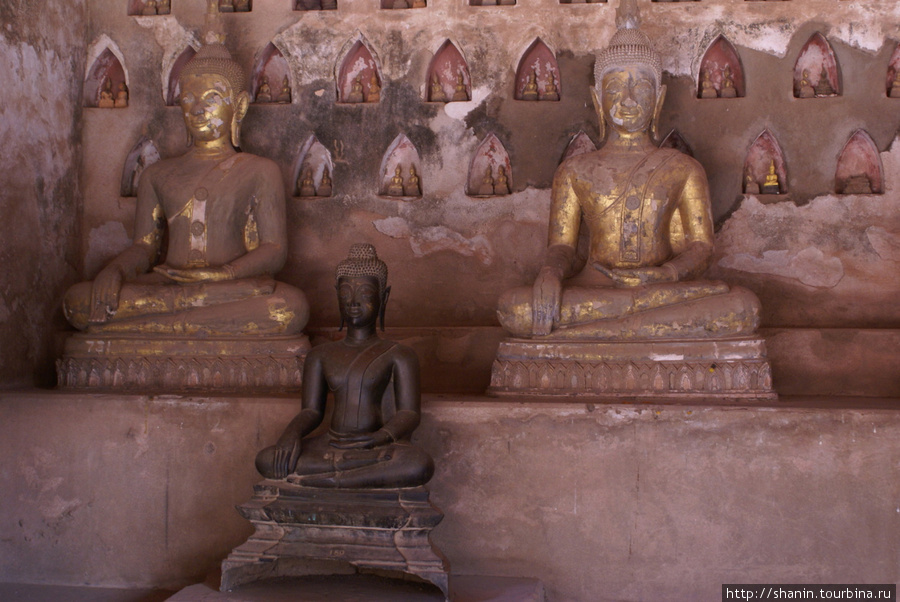 Будды в ват Сисакет Вьентьян, Лаос