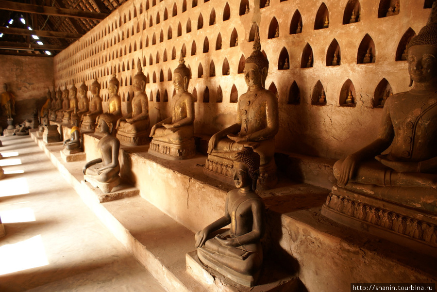Будды в монастыре Сисакет Вьентьян, Лаос