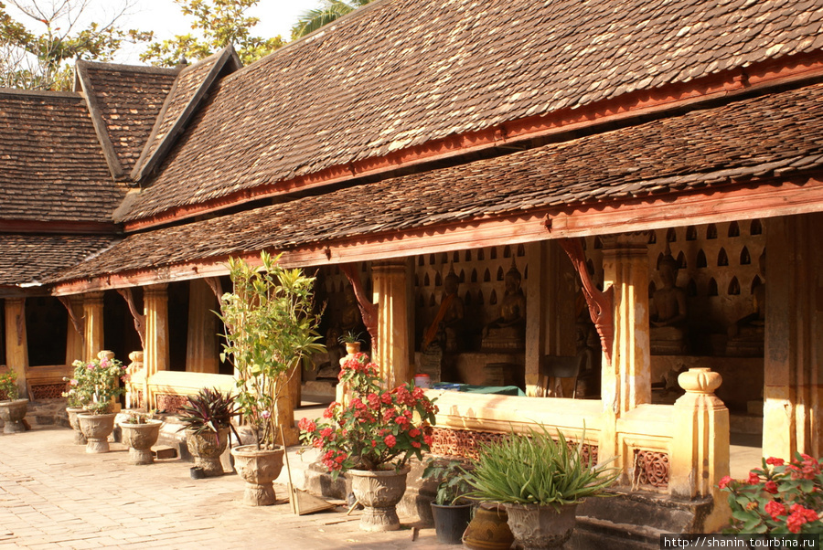 В монастыре Ват Сисакет Вьентьян, Лаос