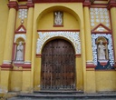 большинство фото дверей сделаны в различных храмах по всему миру