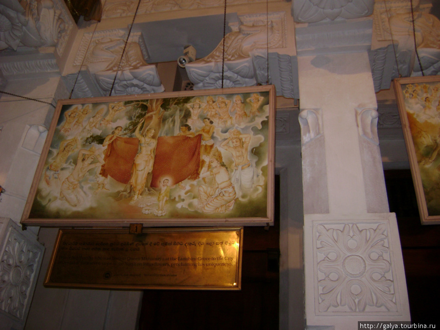 там целая картинная галерея, рассказывающая об обретение Зуба на острове. Бентота, Шри-Ланка