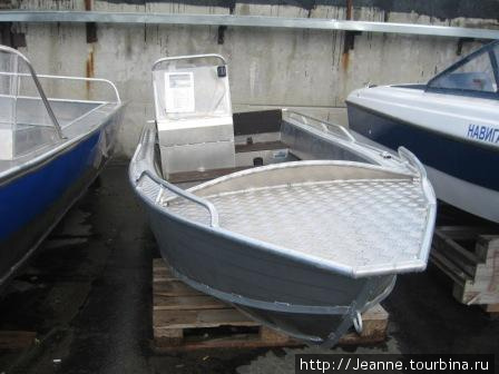 Продаются лодки — дешевле чем в Хабаровске. Лето короткое, но лодки пользуются спросом. Сургут, Россия