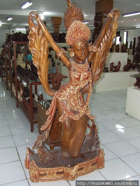 Изделия из дерева ручной работы. Бали, Индонезия