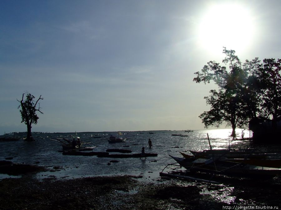 Набережная. Отлив Пуэрто-Принсеса, остров Палаван, Филиппины