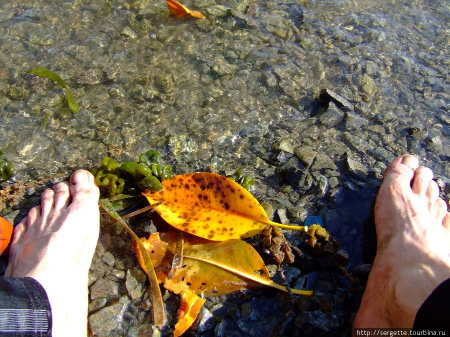 Помыть ноги чтоли в Тихом океане Пуэрто-Принсеса, остров Палаван, Филиппины