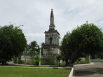 Памятник, сооружённый на месте гибели Магеллана в 19-м веке