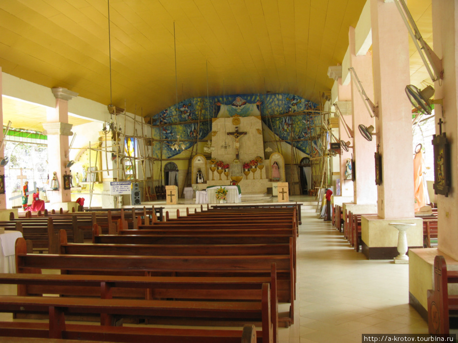 Церковь в Алкое Алкой, остров Себу, Филиппины