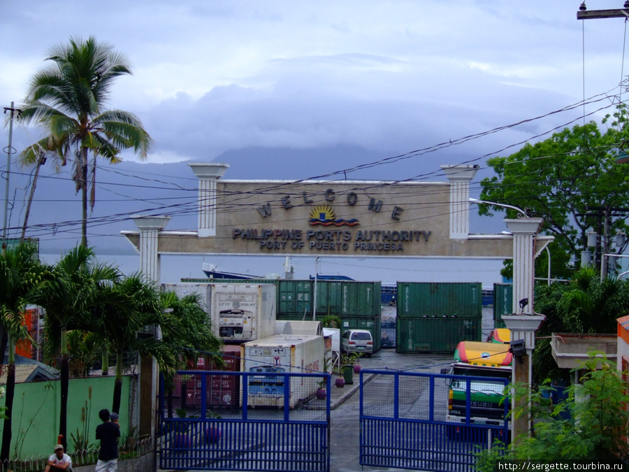 Морской порт. Для посторонних закрыт Пуэрто-Принсеса, остров Палаван, Филиппины