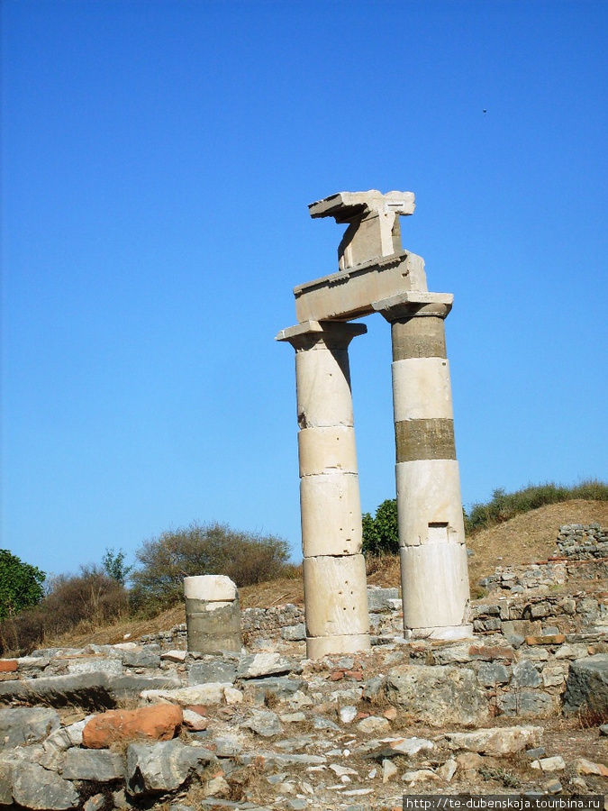 Дорические колонны с надписями. Эфес античный город, Турция