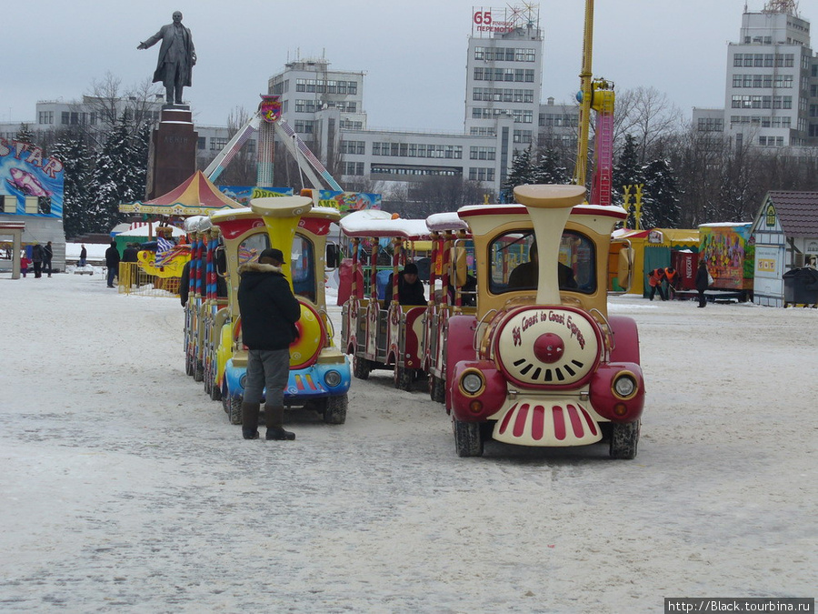 Посленовогодний хаос на площади Свободы Харьков, Украина
