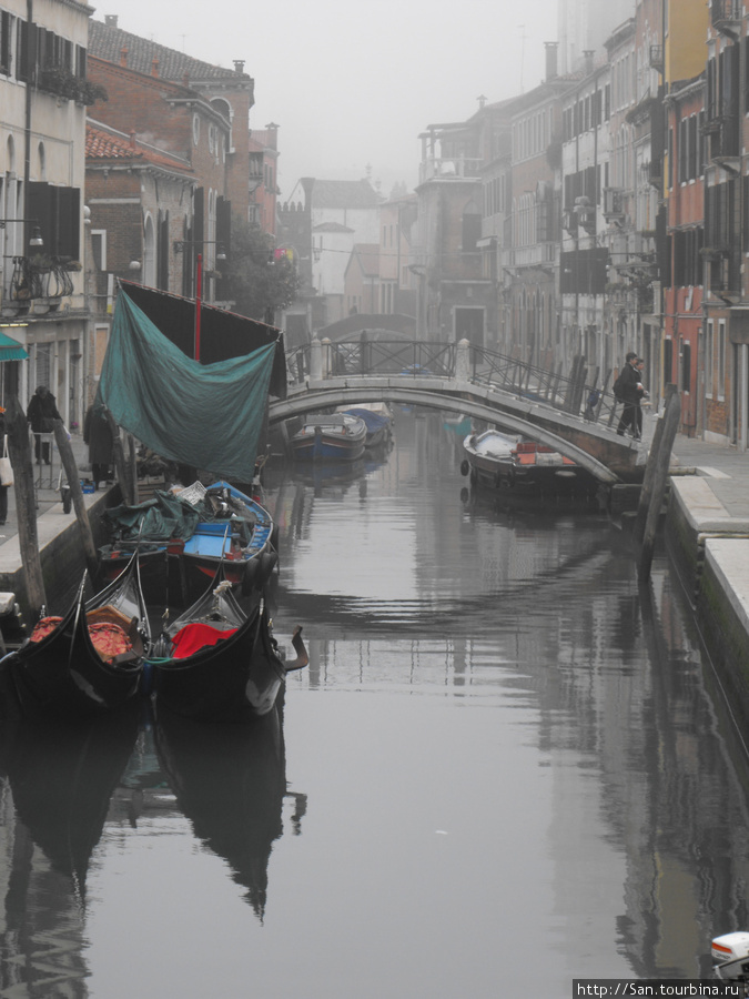 Спящие гондолы Венеция, Италия