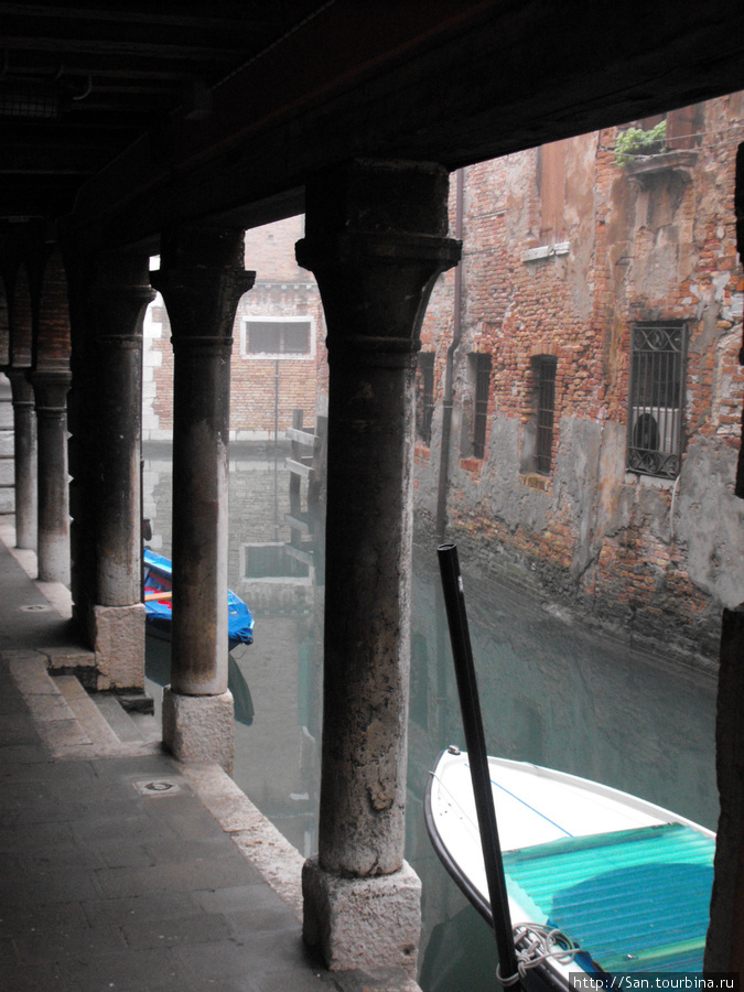 Усталая подлодка Венеция, Италия