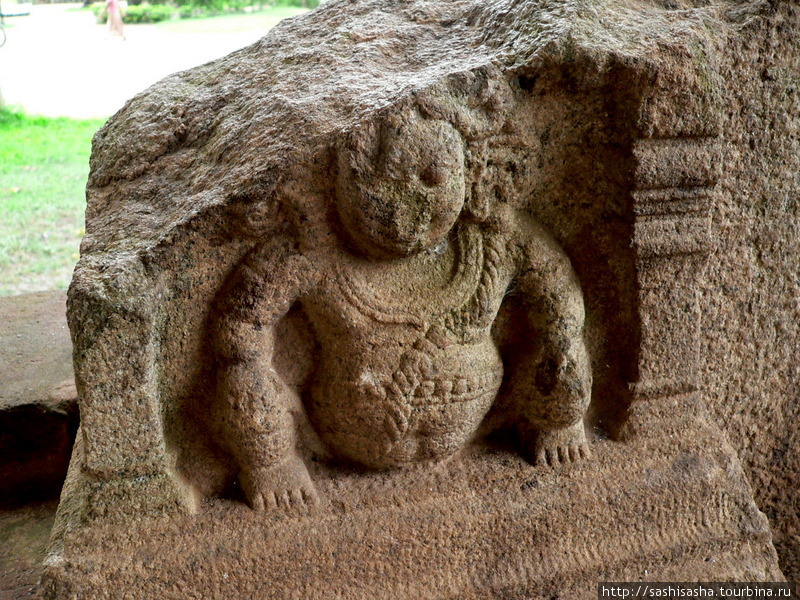 Древние руины Анурадхапуры Анурадхапура, Шри-Ланка