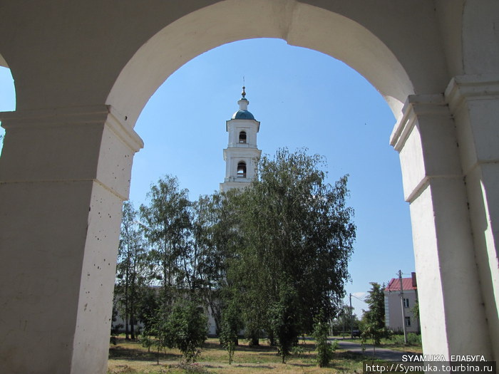 Вид на колокольню. Елабуга, Россия