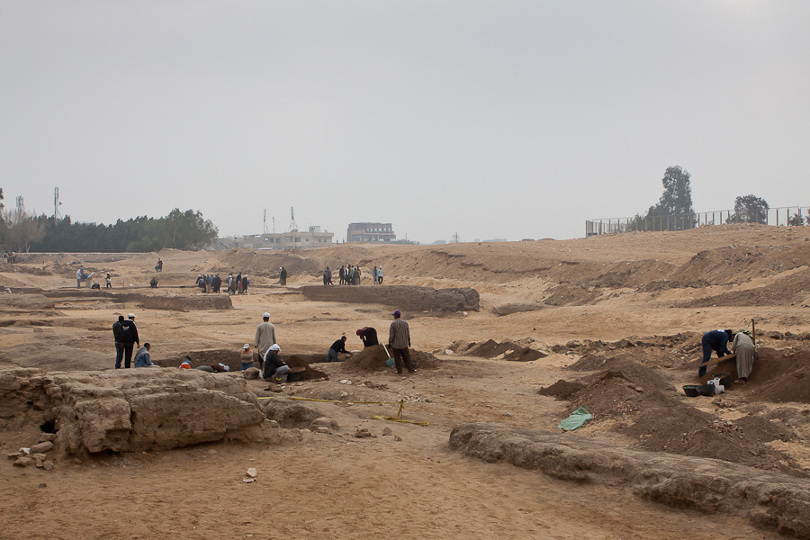 На раскопках Гиза, Египет
